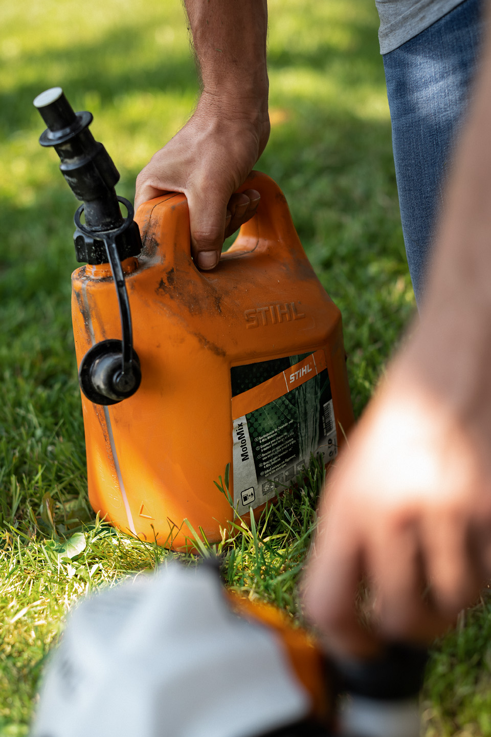 STIHL MotoMix brændstof til buskrydder i orange dunk